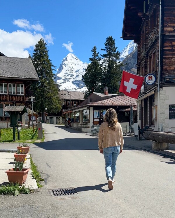 🌄Postcards from Switzerland. SAVE for your next roadtrip.📍Murren
📍Interlaken
📍Stoos Ridge
📍Stoos Ridge
📍Lake Brienz Ferry
📍Schilthorn Gondola in Lauterbrunnen
📍Birg Thrill Walk
📍Aare River sunset in Interlaken
📍Saxer Lucke 

Which is your favorite? 

switzerlandpostcards switzerland saxerlücke